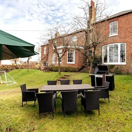 Perfect For Large Family & Friends, Free Parking, Games Villa Reading Exterior photo