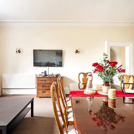 Perfect For Large Family & Friends, Free Parking, Games Villa Reading Exterior photo