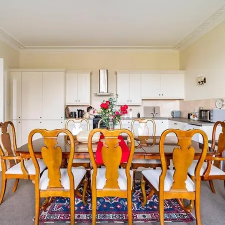 Perfect For Large Family & Friends, Free Parking, Games Villa Reading Exterior photo