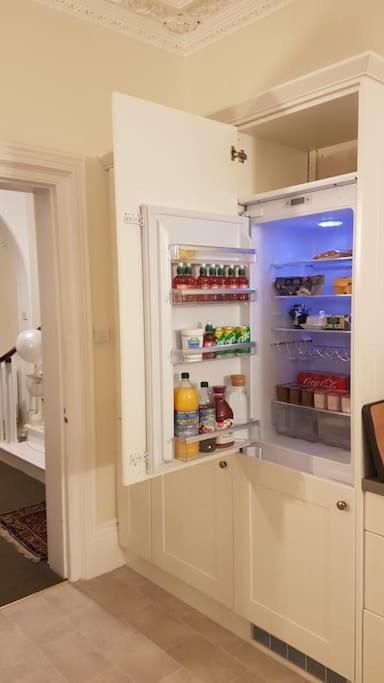 Perfect For Large Family & Friends, Free Parking, Games Holiday home *
